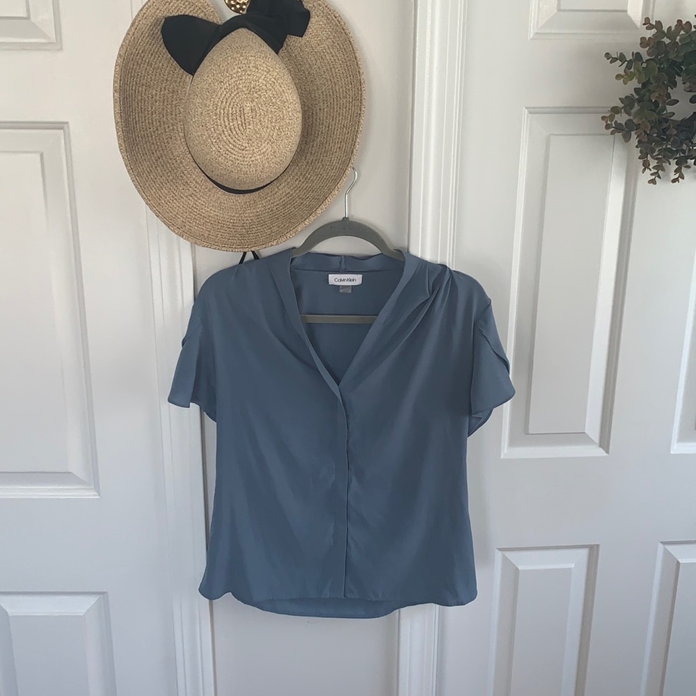 Calvin Klein Gorgeous Blue Women's Top, Size Medium